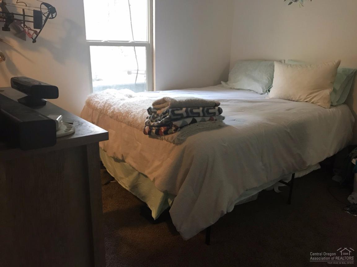 Deschutes River Acre - Residential