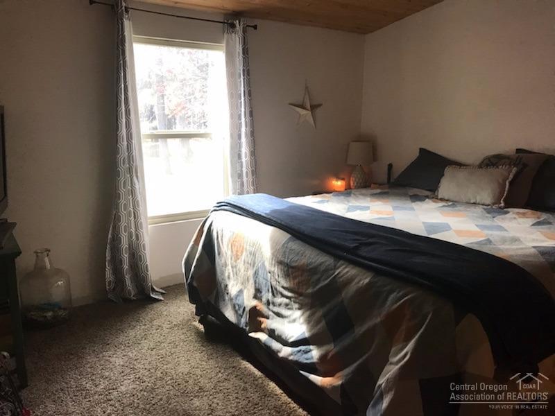 Deschutes River Acre - Residential