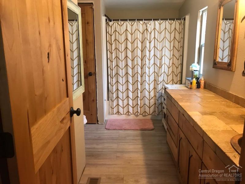 Deschutes River Acre - Residential