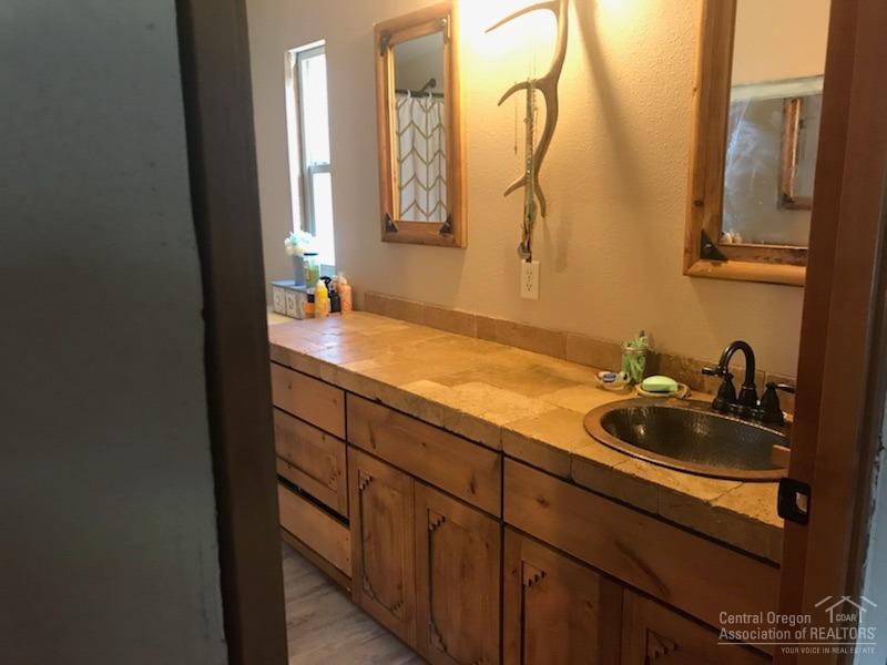 Deschutes River Acre - Residential