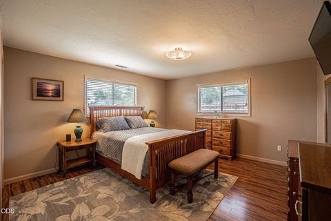 Tiny photo for 6181 Thistle Lane, Central Point, OR 97502 (MLS # 220224369)