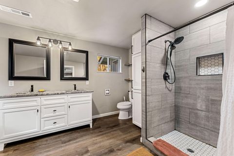 Tiny photo for 4570 New Hope Road, Grants Pass, OR 97527 (MLS # 220213953)