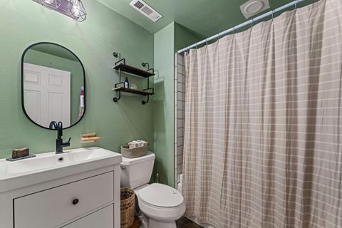 Tiny photo for 4570 New Hope Road, Grants Pass, OR 97527 (MLS # 220213953)