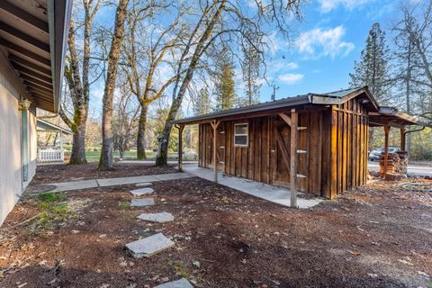 Tiny photo for 4570 New Hope Road, Grants Pass, OR 97527 (MLS # 220213953)