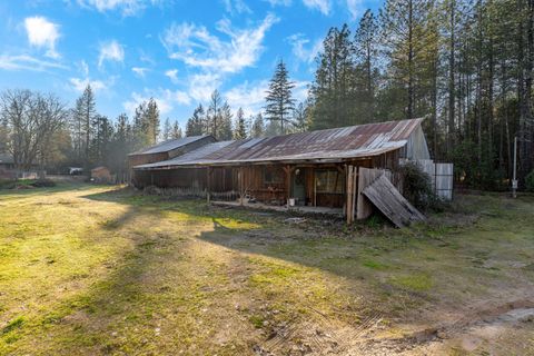 Tiny photo for 4570 New Hope Road, Grants Pass, OR 97527 (MLS # 220213953)