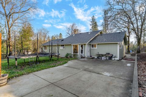 Tiny photo for 4570 New Hope Road, Grants Pass, OR 97527 (MLS # 220213953)