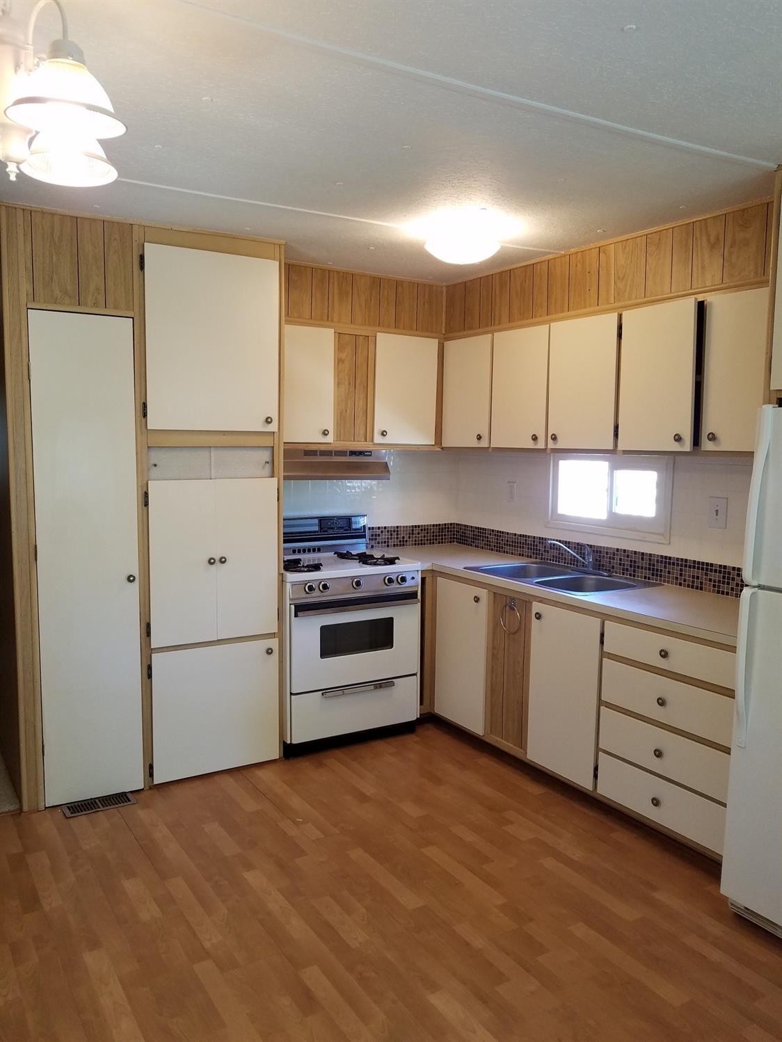 Country View Mobile Home Park - Residential