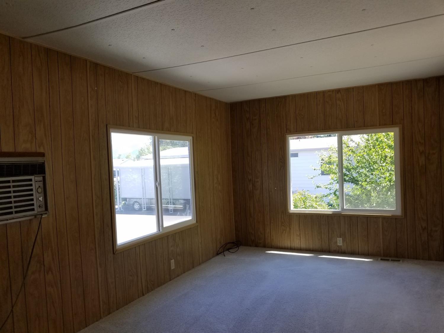 Country View Mobile Home Park - Residential