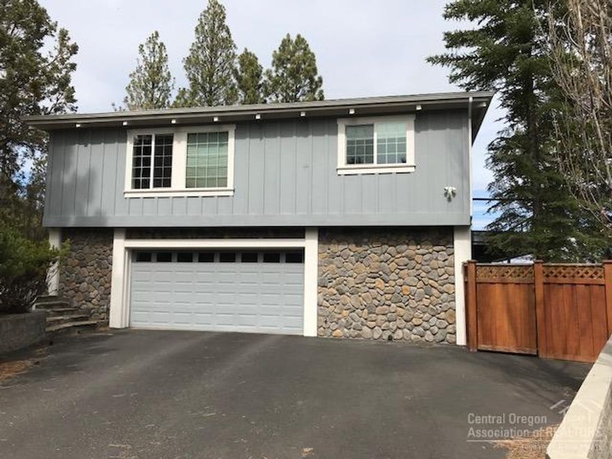 Presenting this large 2853 square foot, 4 bedroom, 3 bath home on a third of an acre with incredible views. Featuring vaulted and wood beamed ceilings. large windows to take in the light and views, hardwood floors, brick oven, fireplaces, tiled showers, large master with soaking tub, expansive decking and so much more.