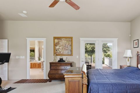 Tiny photo for 764 Jess Way, Grants Pass, OR 97526 (MLS # 220223201)
