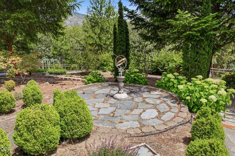 Tiny photo for 764 Jess Way, Grants Pass, OR 97526 (MLS # 220223201)