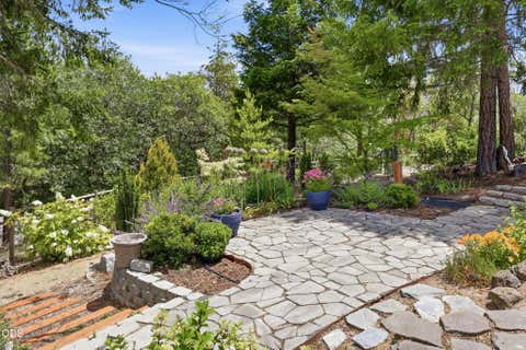 Tiny photo for 764 Jess Way, Grants Pass, OR 97526 (MLS # 220223201)