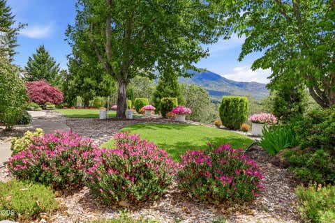 Tiny photo for 764 Jess Way, Grants Pass, OR 97526 (MLS # 220223201)