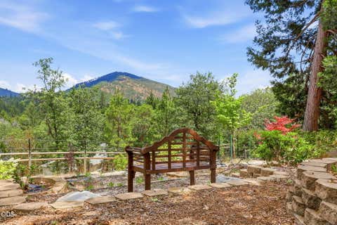Tiny photo for 764 Jess Way, Grants Pass, OR 97526 (MLS # 220223201)