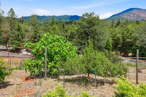 Tiny photo for 764 Jess Way, Grants Pass, OR 97526 (MLS # 220223201)