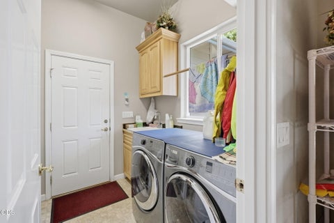 Tiny photo for 764 Jess Way, Grants Pass, OR 97526 (MLS # 220223201)