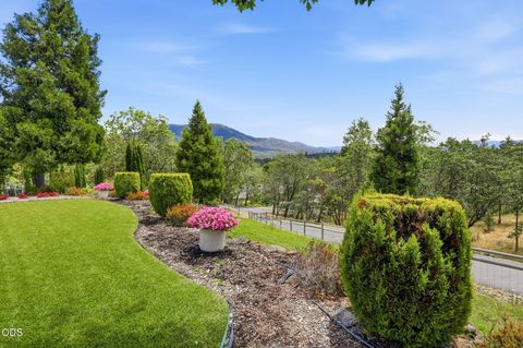 Tiny photo for 764 Jess Way, Grants Pass, OR 97526 (MLS # 220223201)