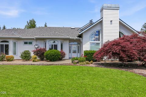 Tiny photo for 764 Jess Way, Grants Pass, OR 97526 (MLS # 220223201)