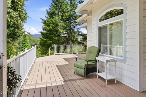 Tiny photo for 764 Jess Way, Grants Pass, OR 97526 (MLS # 220223201)