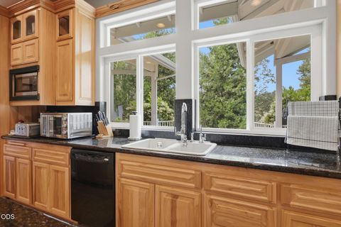 Tiny photo for 764 Jess Way, Grants Pass, OR 97526 (MLS # 220223201)
