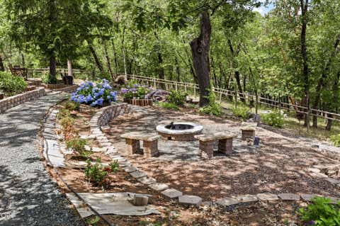 Tiny photo for 764 Jess Way, Grants Pass, OR 97526 (MLS # 220223201)