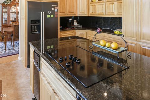 Tiny photo for 764 Jess Way, Grants Pass, OR 97526 (MLS # 220223201)