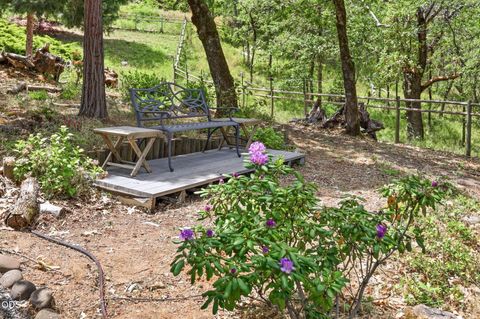 Tiny photo for 764 Jess Way, Grants Pass, OR 97526 (MLS # 220223201)