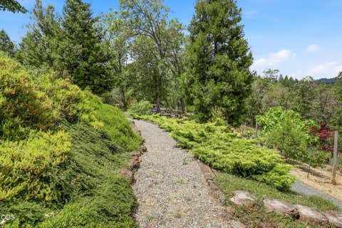 Tiny photo for 764 Jess Way, Grants Pass, OR 97526 (MLS # 220223201)