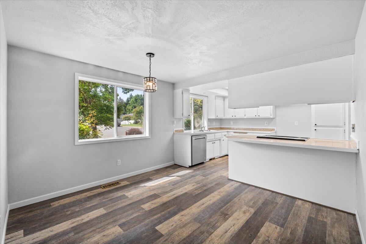 Valley Point - Residential