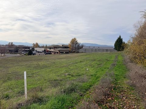 Tiny photo for 3583 Arrowhead Drive, Medford, OR 97504 (MLS # 220212382)