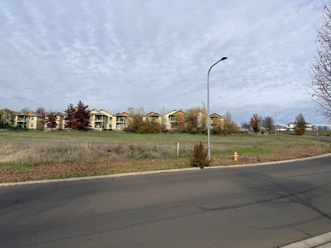 Tiny photo for 3583 Arrowhead Drive, Medford, OR 97504 (MLS # 220212382)