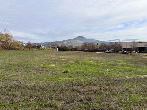 Tiny photo for 3583 Arrowhead Drive, Medford, OR 97504 (MLS # 220212382)