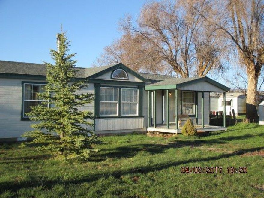 Updated 3BR/2BA mfg home on a level 2.63 acre parcel in Steward Lenox.