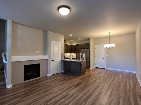 Tiny photo for 20735 Boulderfield Avenue, Bend, OR 97701 (MLS # 220212132)
