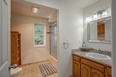 Tiny photo for 2537 Seville Circle, Medford, OR 97504 (MLS # 220219525)