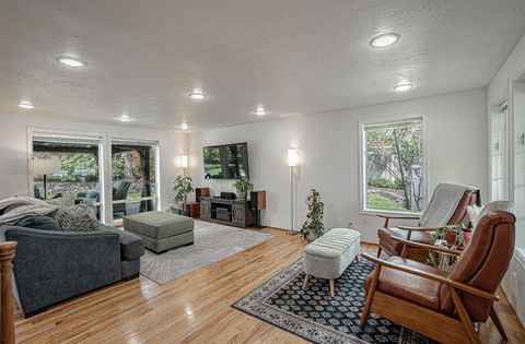 Tiny photo for 2537 Seville Circle, Medford, OR 97504 (MLS # 220219525)