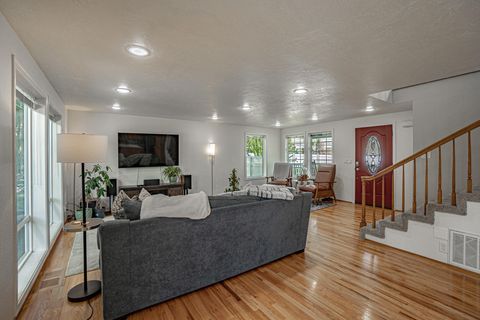 Tiny photo for 2537 Seville Circle, Medford, OR 97504 (MLS # 220219525)