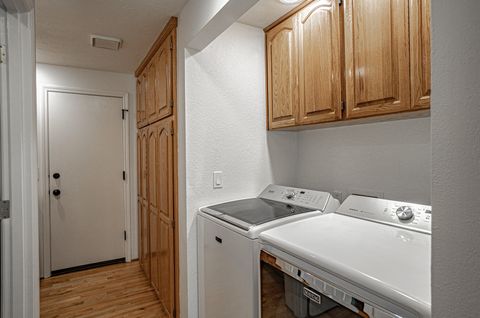 Tiny photo for 2537 Seville Circle, Medford, OR 97504 (MLS # 220219525)