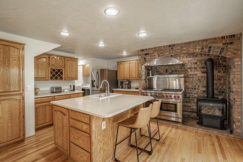 Tiny photo for 2537 Seville Circle, Medford, OR 97504 (MLS # 220219525)