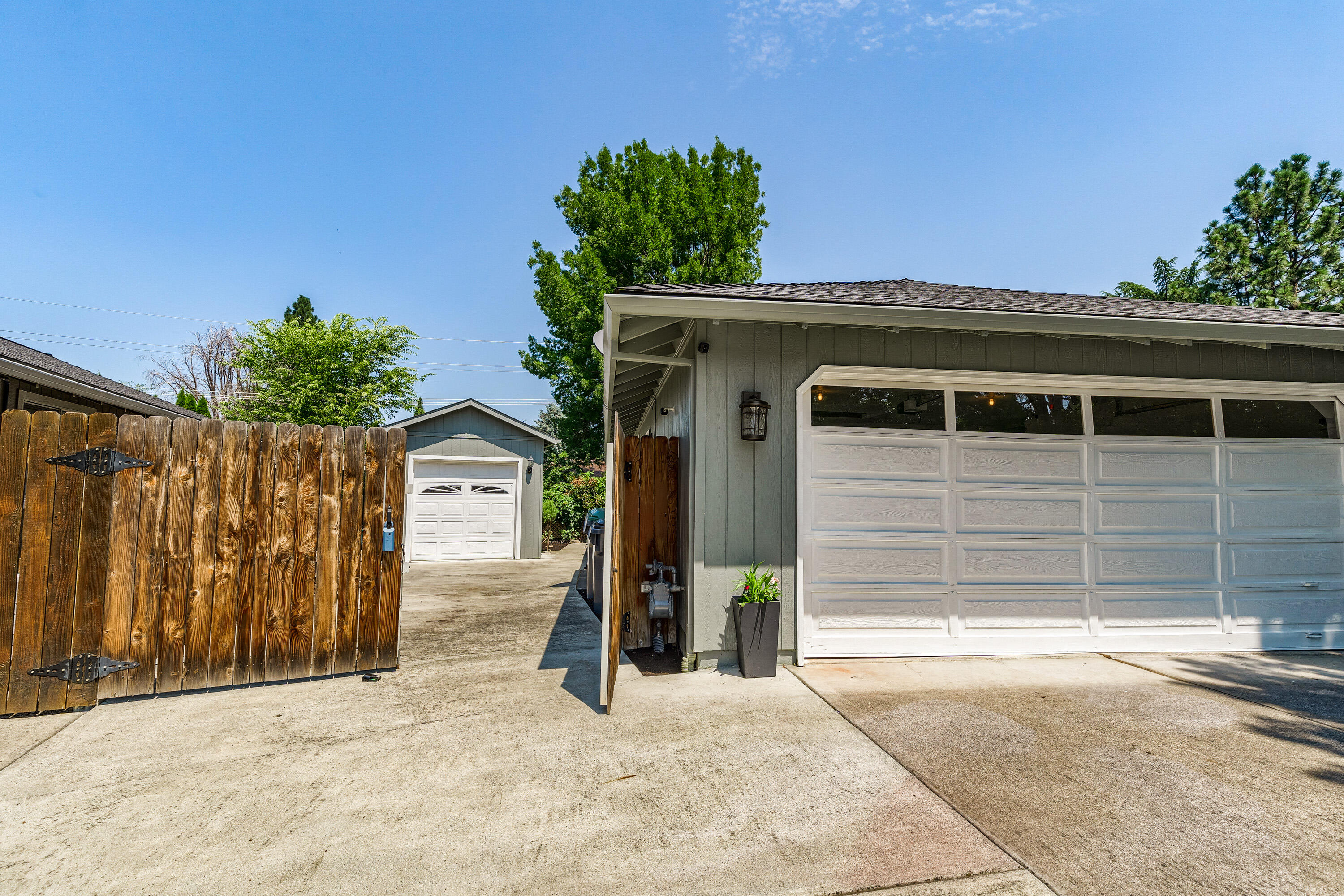 Pine Crest Court Subdivision - Residential