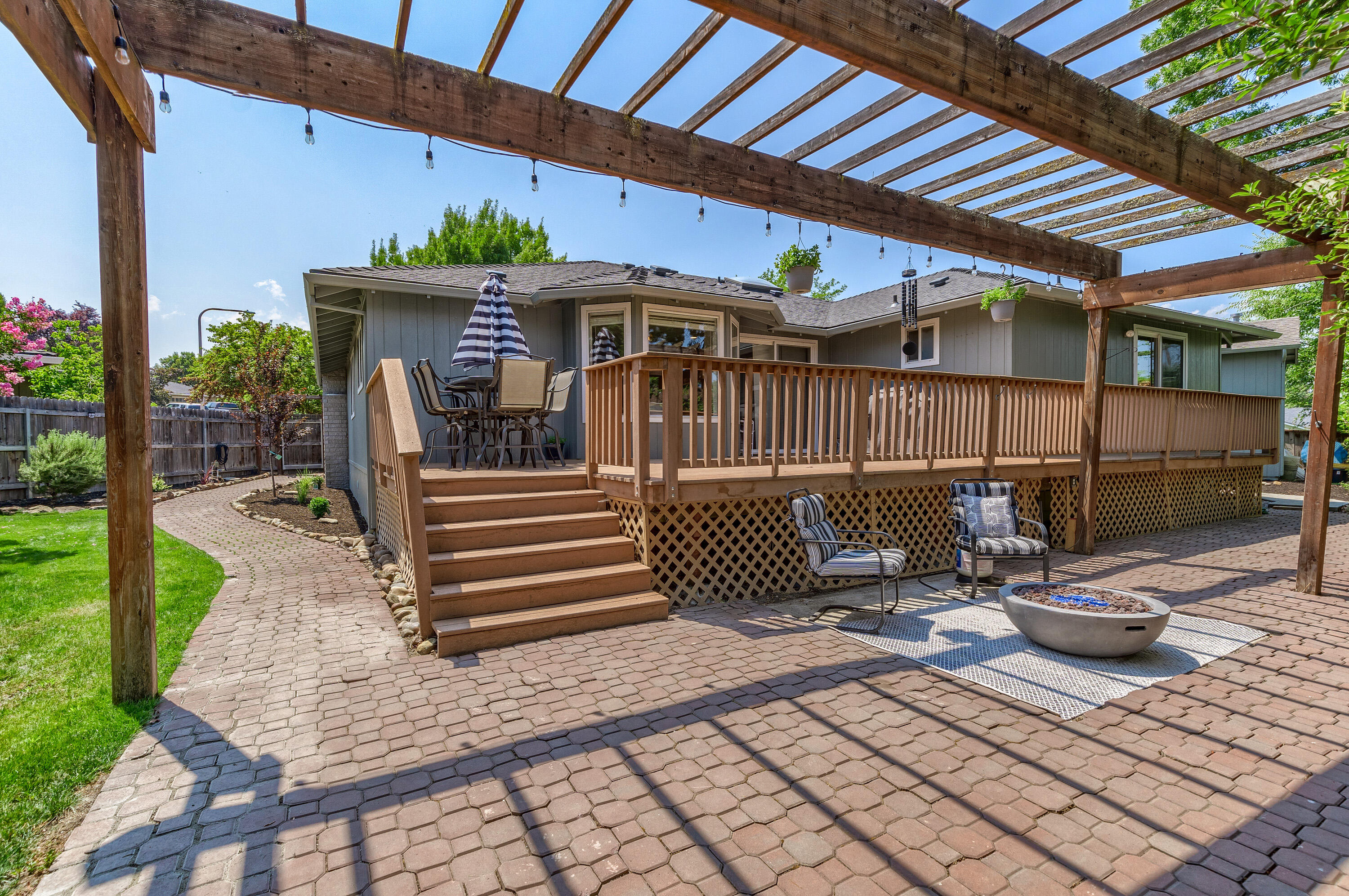 Pine Crest Court Subdivision - Residential