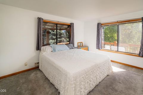Tiny photo for 52971 Bridge Drive, La Pine, OR 97739 (MLS # 220222138)