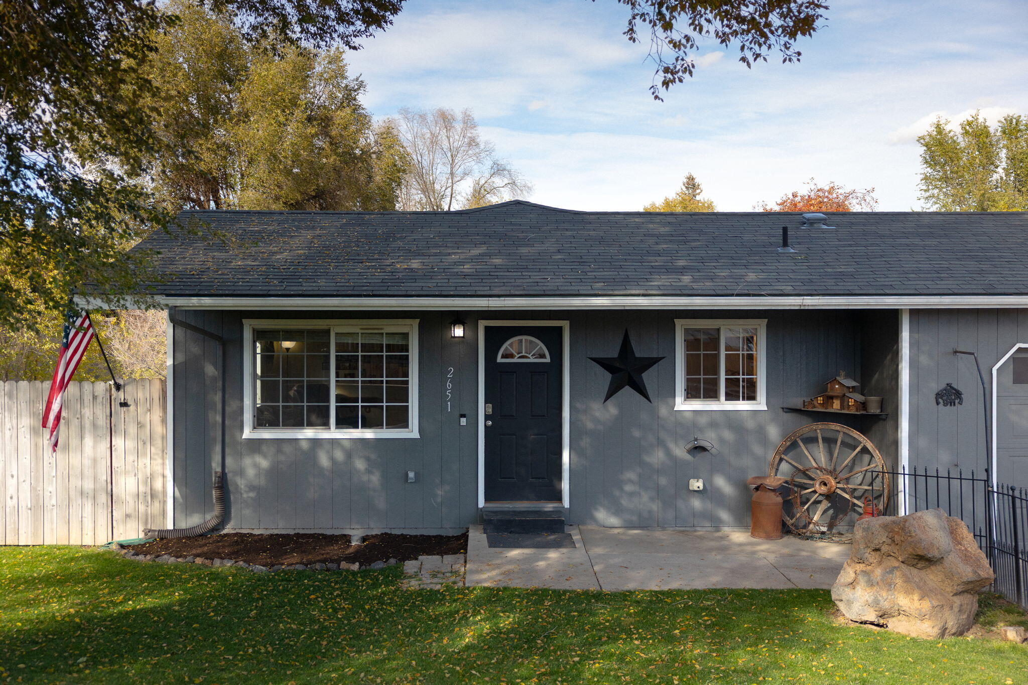 2651 SW Glacier Avenue