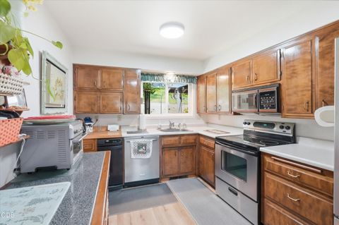 Tiny photo for 209 Florence Avenue, Medford, OR 97504 (MLS # 220223972)
