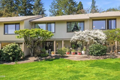 Tiny photo for 209 Florence Avenue, Medford, OR 97504 (MLS # 220223972)