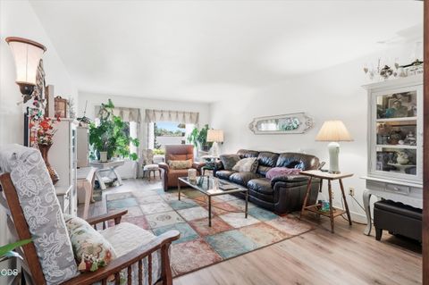 Tiny photo for 209 Florence Avenue, Medford, OR 97504 (MLS # 220223972)