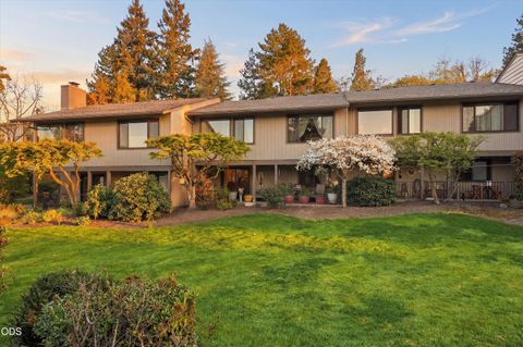 Tiny photo for 209 Florence Avenue, Medford, OR 97504 (MLS # 220223972)