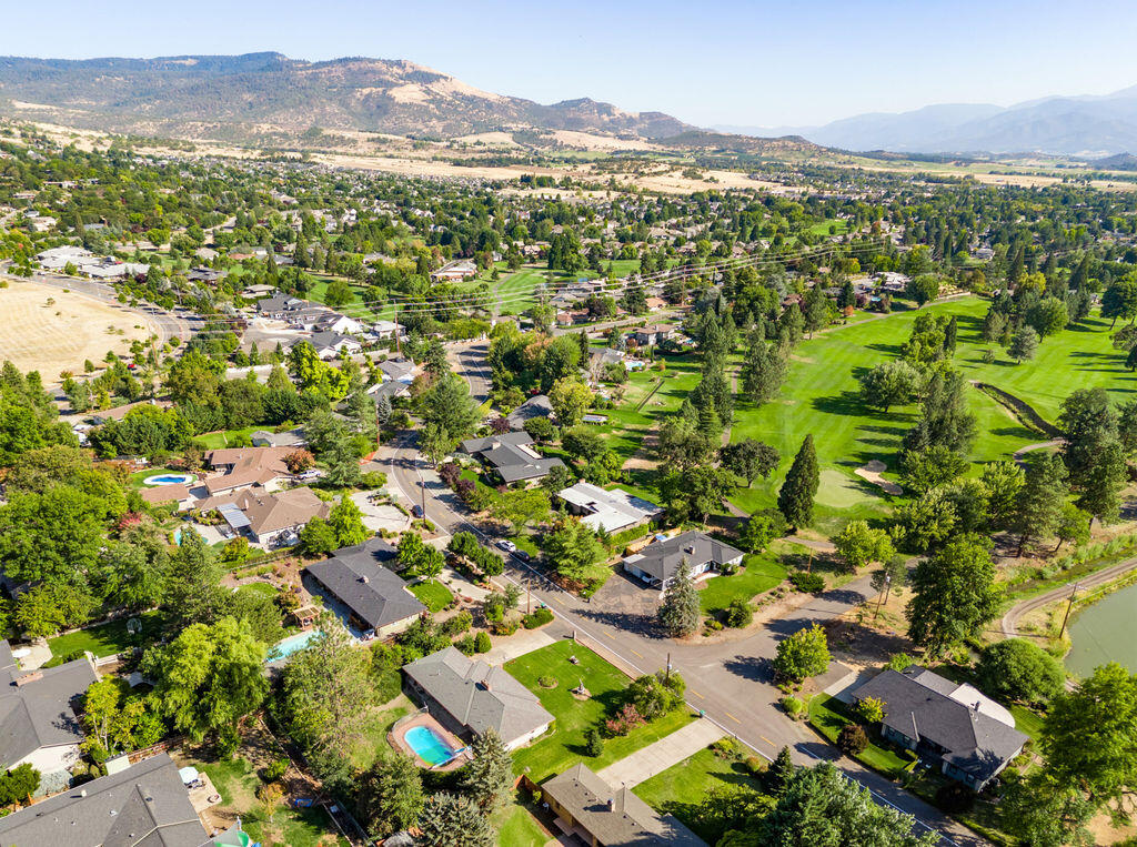 Rogue Valley Estates Subdivision - Residential