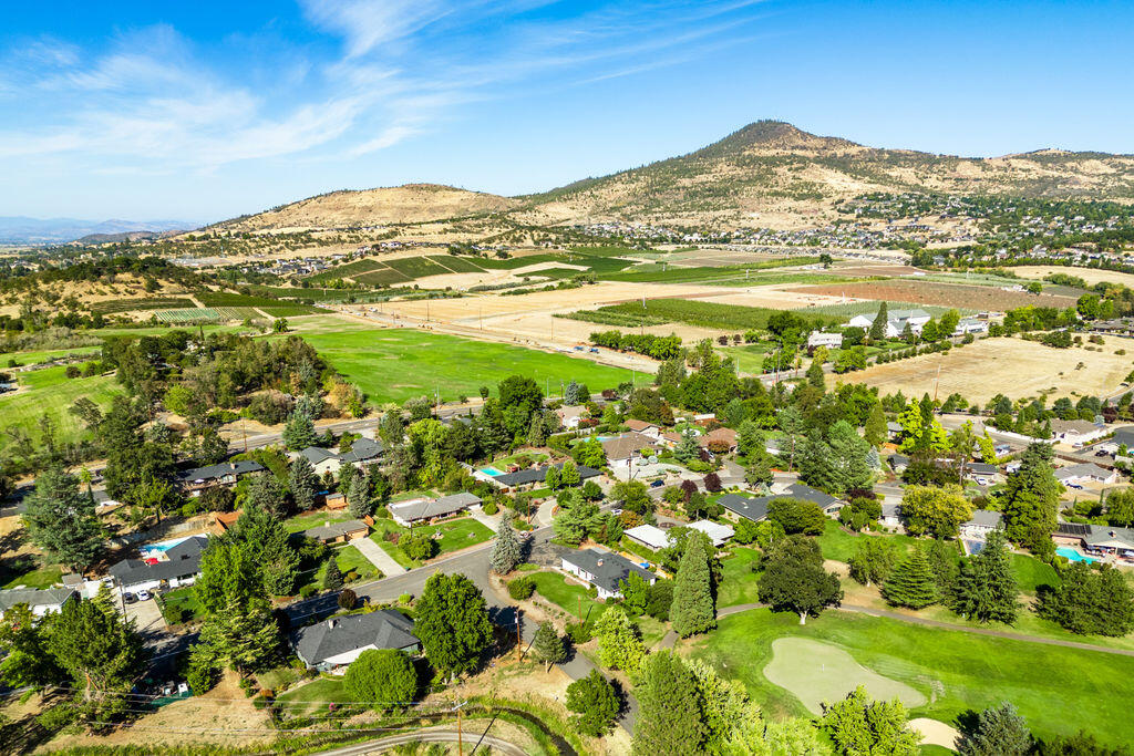 Rogue Valley Estates Subdivision - Residential
