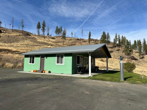 Tiny photo for 24826 S Hwy 395, Canyon City, OR 97820 (MLS # 220212435)